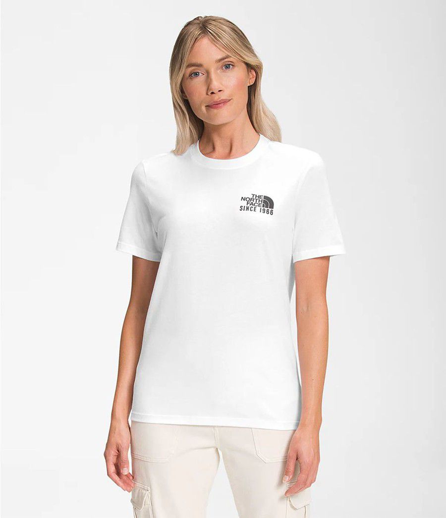 Dámské T-Shirts The North Face Short Sleeve Mountain Peace Bílé | OXZRJAE-47